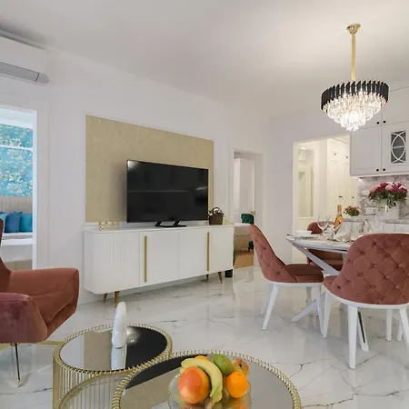 Apartament лукс на море Luxury In Downtown With Garage *