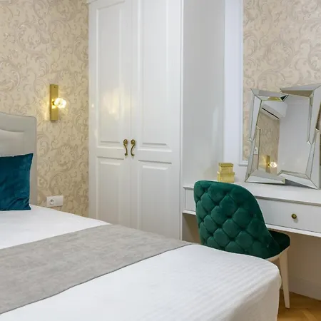 лукс на море Luxury In Downtown With Garage Apartman *