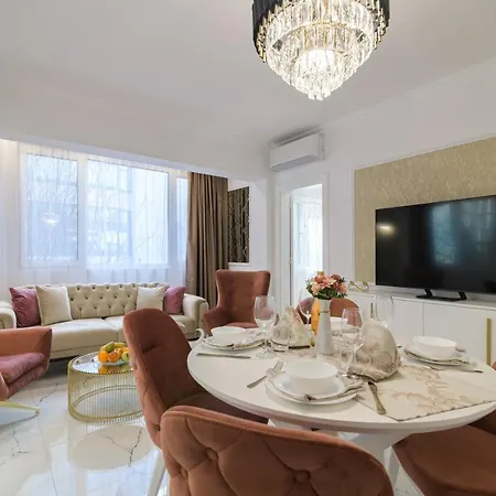 лукс на море Luxury In Downtown With Garage Apartmán