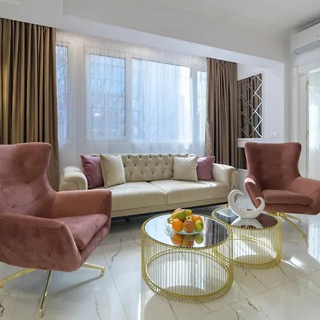 Daire лукс на море Luxury In Downtown With Garage *