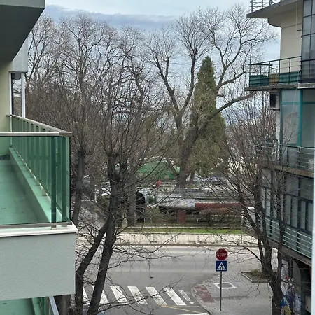 лукс на море Luxury In Downtown With Garage