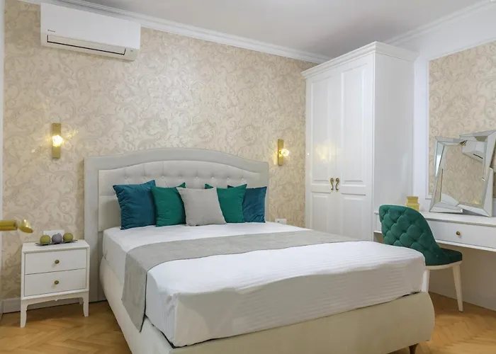 Daire лукс на море Luxury In Downtown With Garage