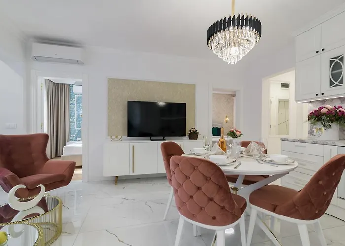 лукс на море Luxury In Downtown With Garage Daire