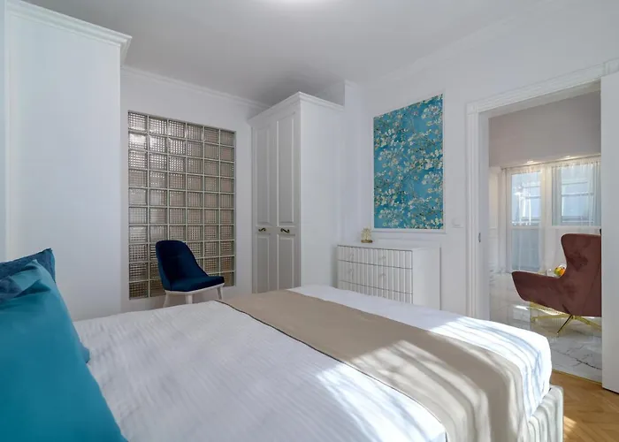 Daire лукс на море Luxury In Downtown With Garage