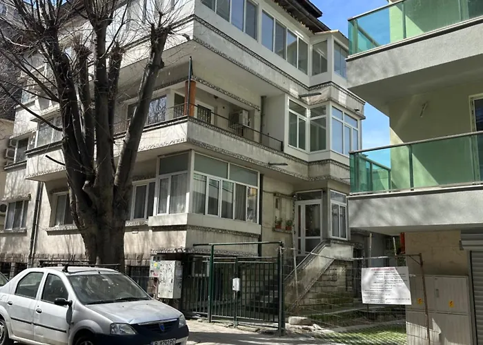 лукс на море Luxury In Downtown With Garage Varna